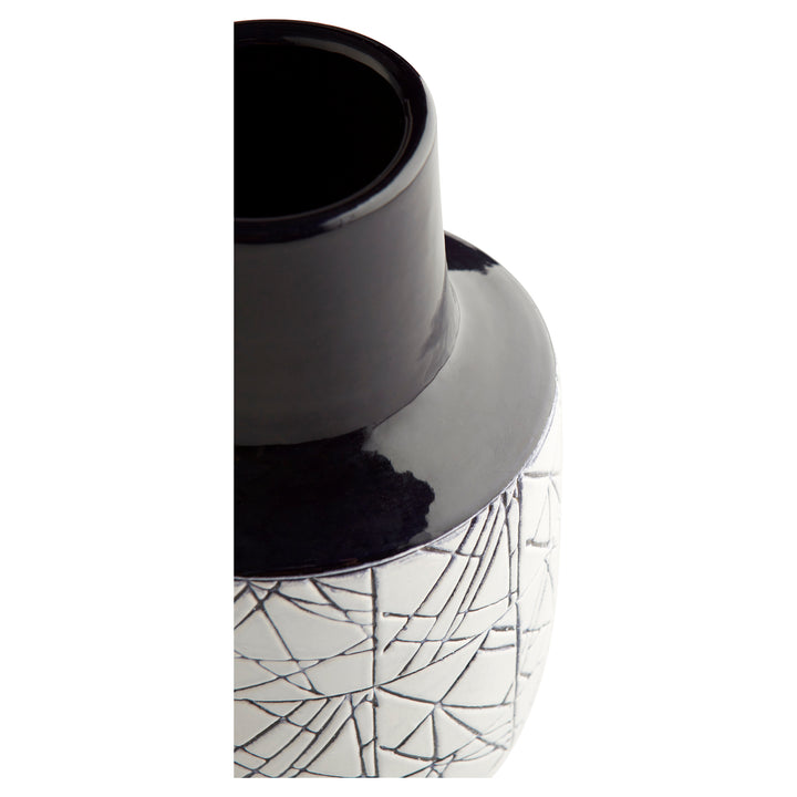 Dark Zenith Vase | Medium Decorative Vase